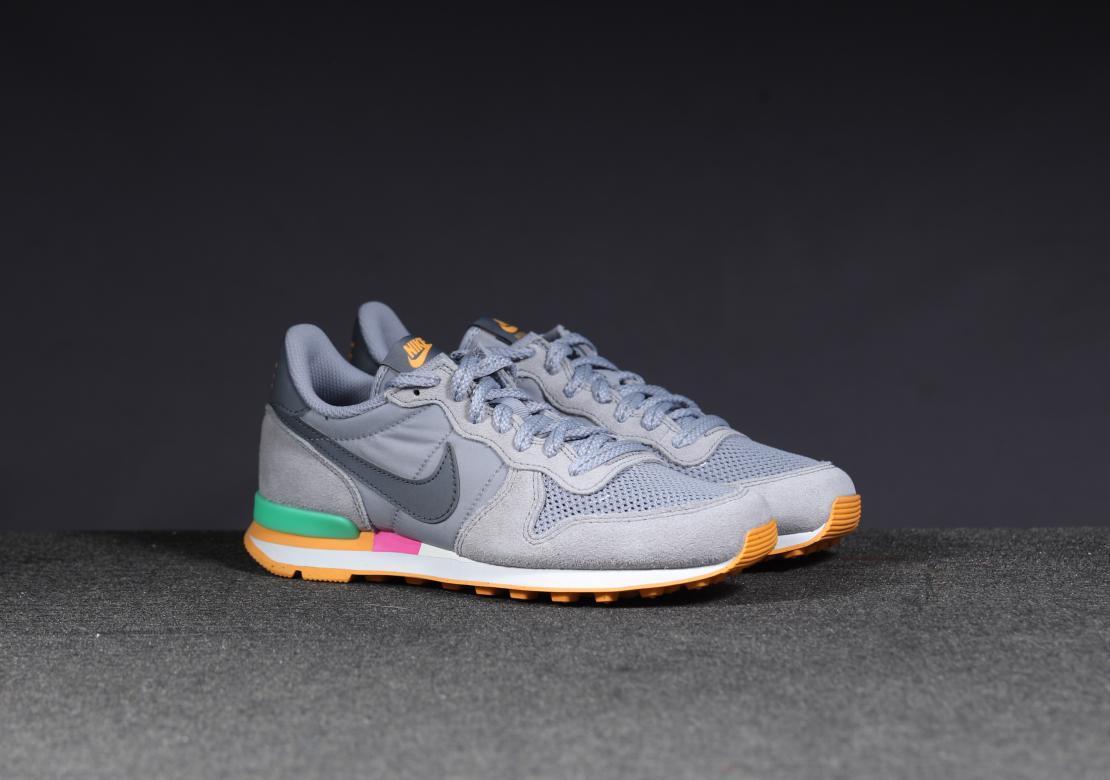 美品23NIKE INTERNATIONALIST ナイキ インターナショナリスト HA868
